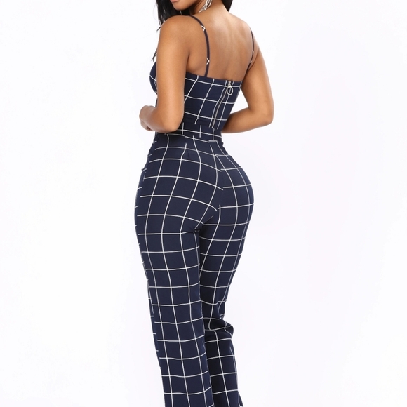 Fashion Nova 2 Piece Pant Set - Picture 5 of 9